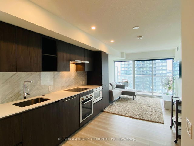2609 - 17 Bathurst Street