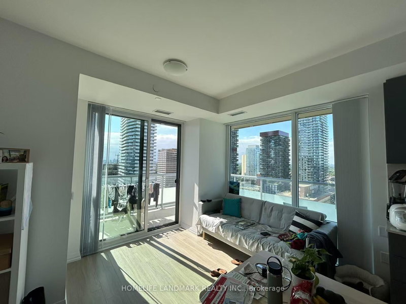 2617 - 50 Dunfield Ave, Toronto, M4S 0E4 | Image 2