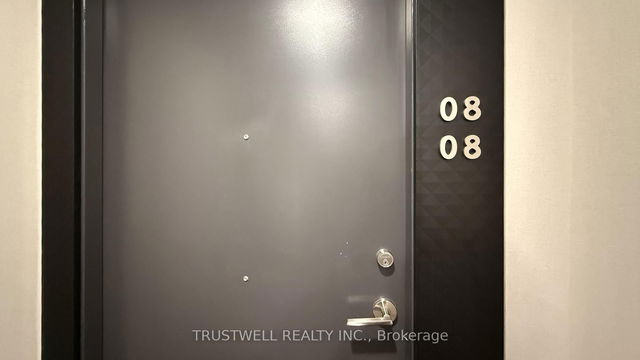808 - 8 Wellesley Street
