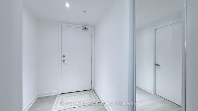808 - 8 Wellesley Street