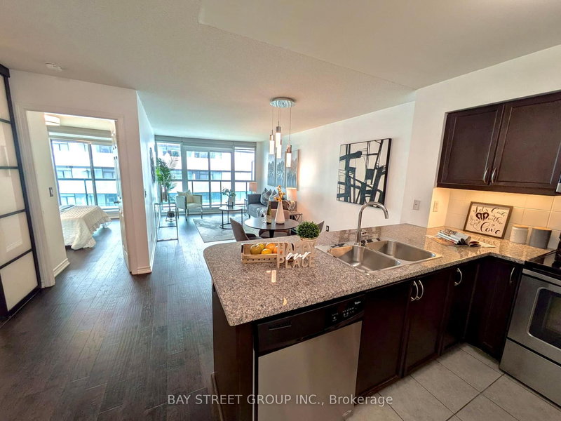 3808 - 19 Grand Trunk Cres E, Toronto, M5J 3A3 | Image 2