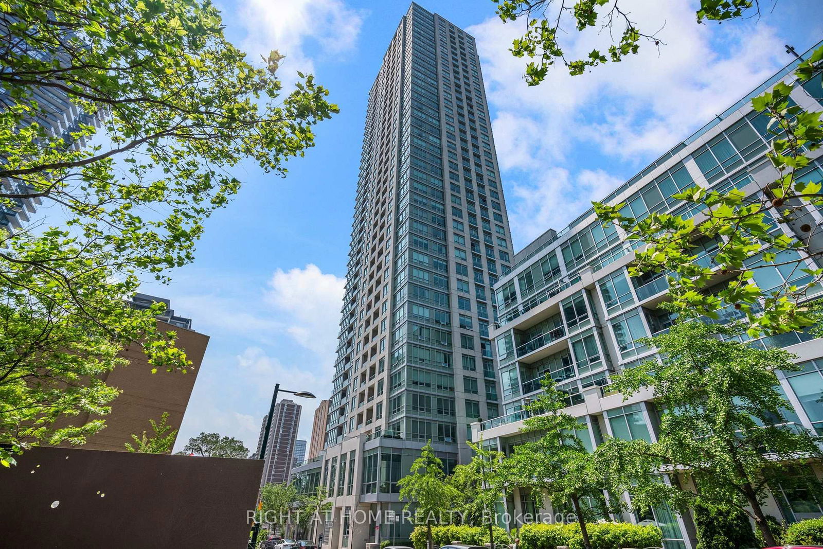 Condo for sale at 3302-120 Homewood Avenue, Toronto, North St. James Town, M4Y 2J3 - MLS: C12205791