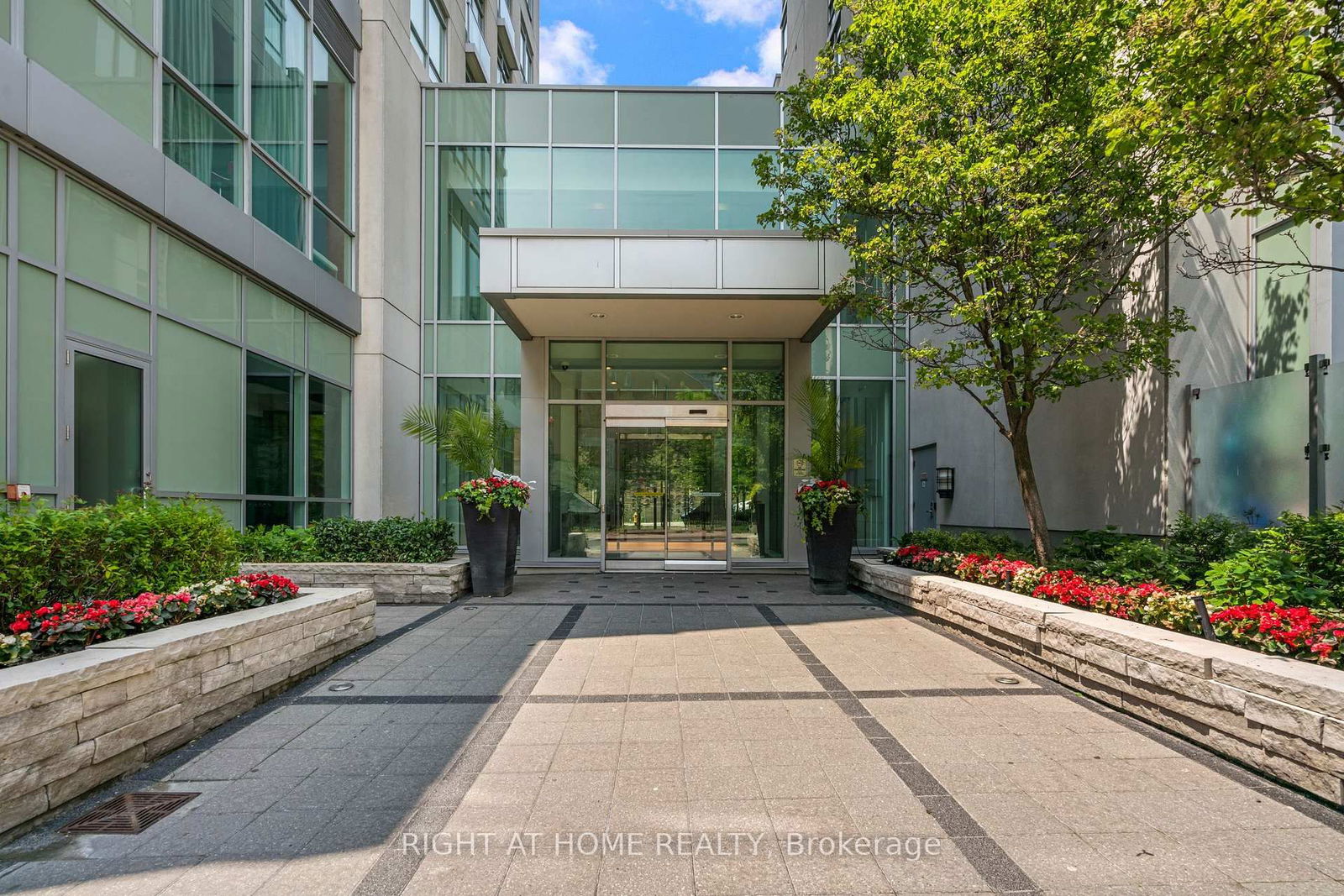 Condo for sale at 3302-120 Homewood Avenue, Toronto, North St. James Town, M4Y 2J3 - MLS: C12205791