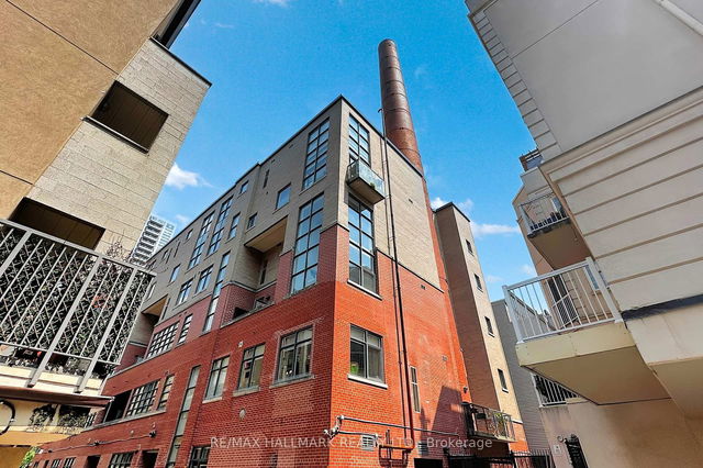 206 - 10 Wellesley Place