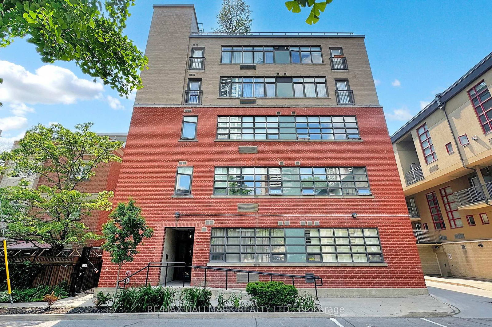 Condo for sale at 206-10 Wellesley Place, Toronto, North St. James Town, M4Y 1B1 - MLS: C12205846