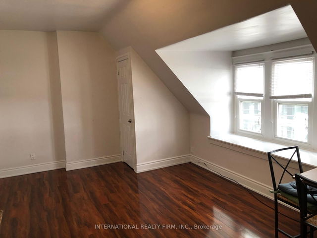 1A - 197 Dundas Street