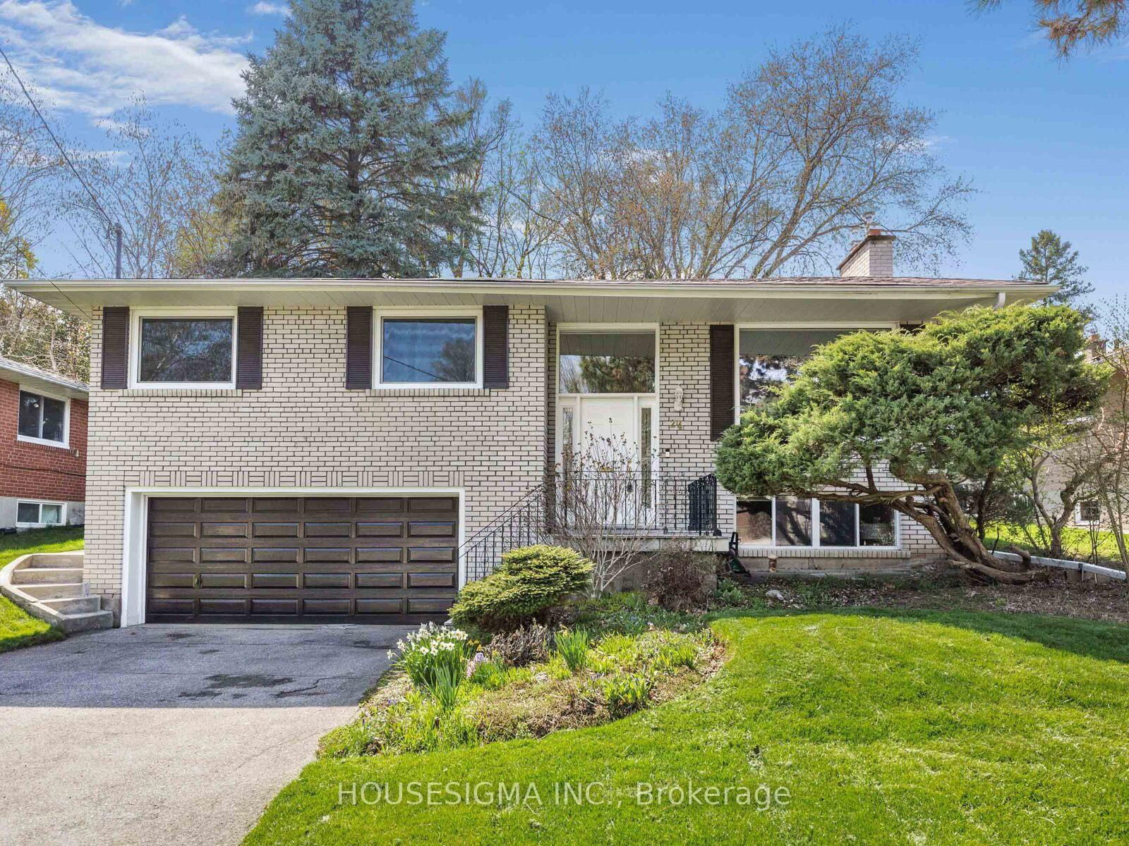 Detached House for sale at 24 Viamede Crescent, Toronto, Bayview Village, M2K 2A8 - MLS: C12206007