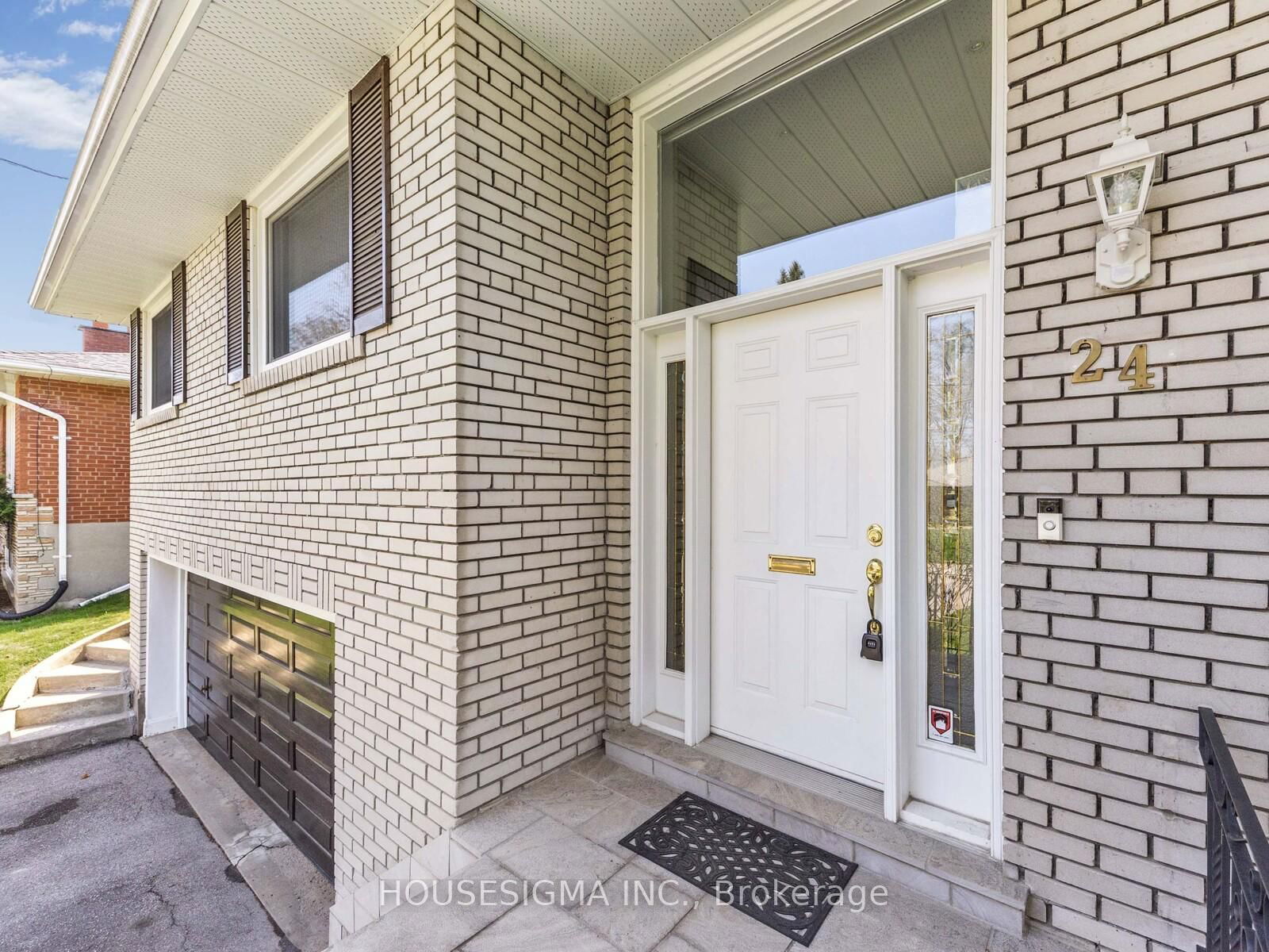 Detached House for sale at 24 Viamede Crescent, Toronto, Bayview Village, M2K 2A8 - MLS: C12206007