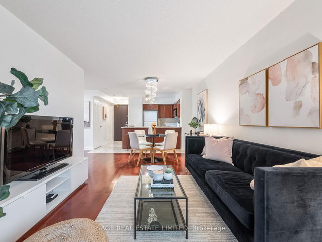 1705 - 30 Grand Trunk Crescent