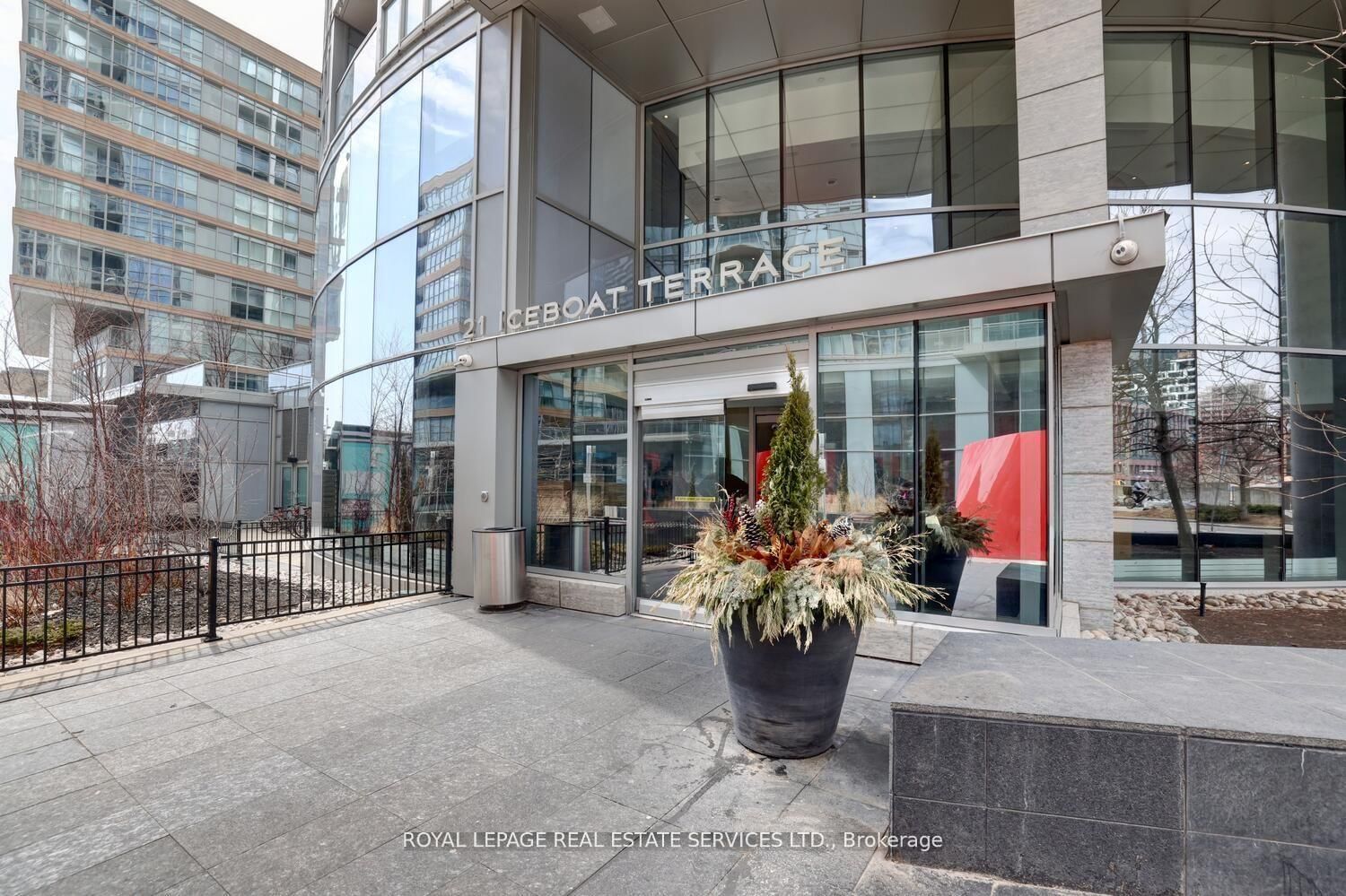 Condo for sale at 3902-21 Iceboat Terrace, Toronto, Waterfront Communities C1, M5V 4A9 - MLS: C12206053