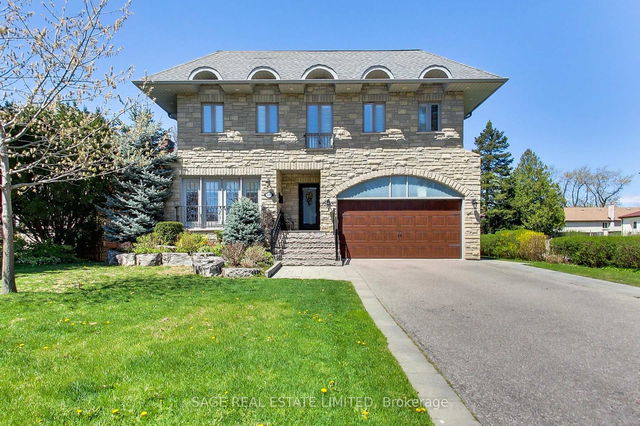 108 Madawaska Avenue