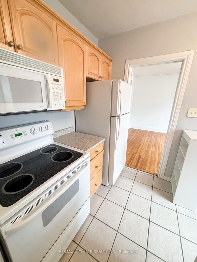 5 - 20 Roselawn Avenue