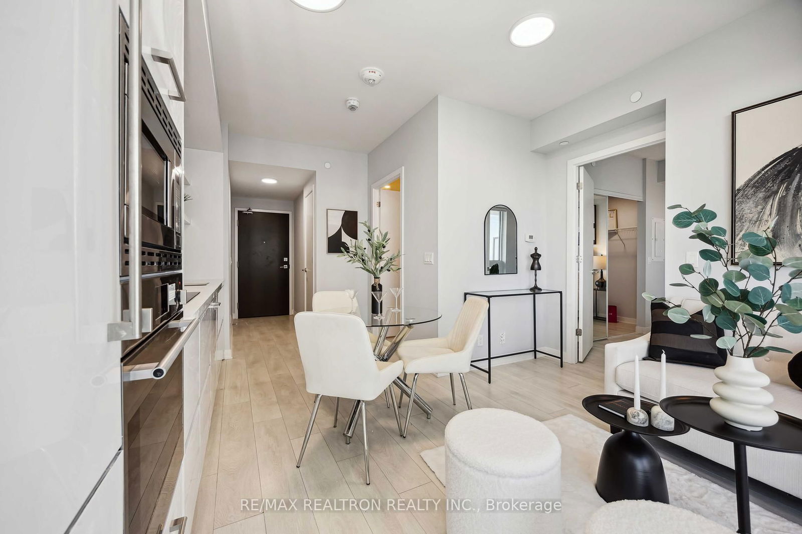 Condo for sale at 4606-2221 Yonge Street, Toronto, Mount Pleasant West, M4S 0B8 - MLS: C12206236