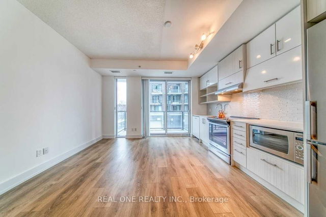 215 - 128 Fairview Mall Drive