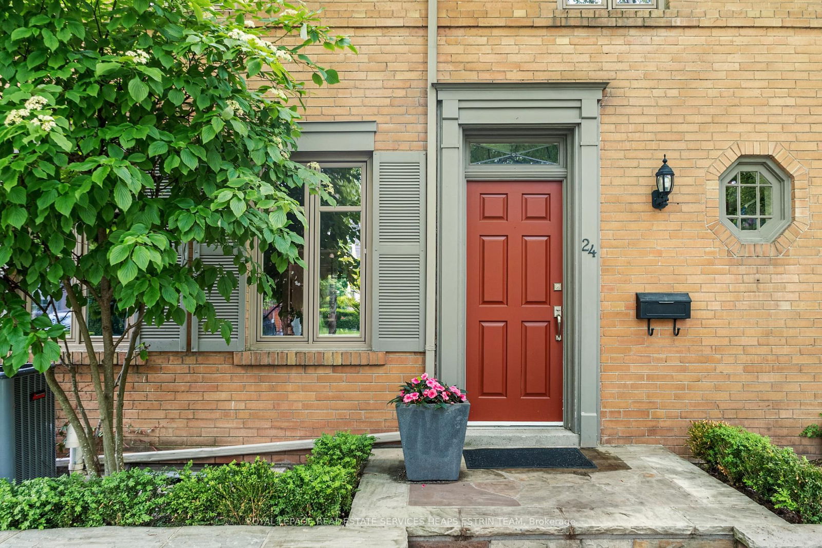 Detached House for sale at 24 Heather Road, Toronto, Leaside, M4G 3G3 - MLS: C12206430