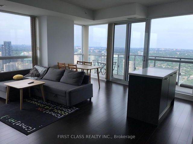 5102 - 386 Yonge Street
