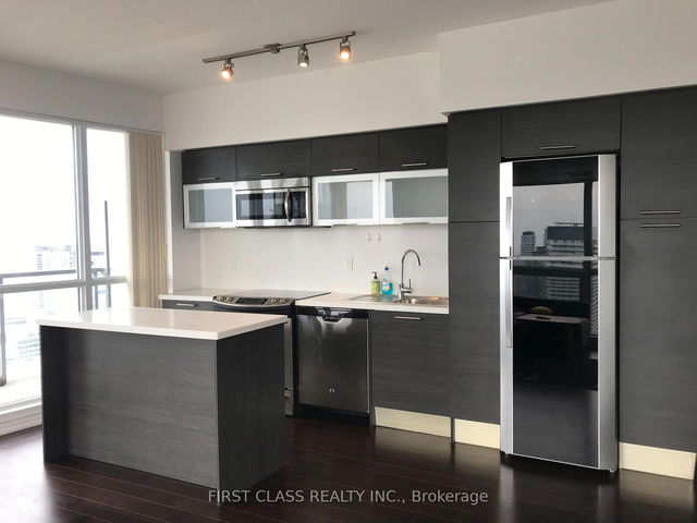 5102 - 386 Yonge Street