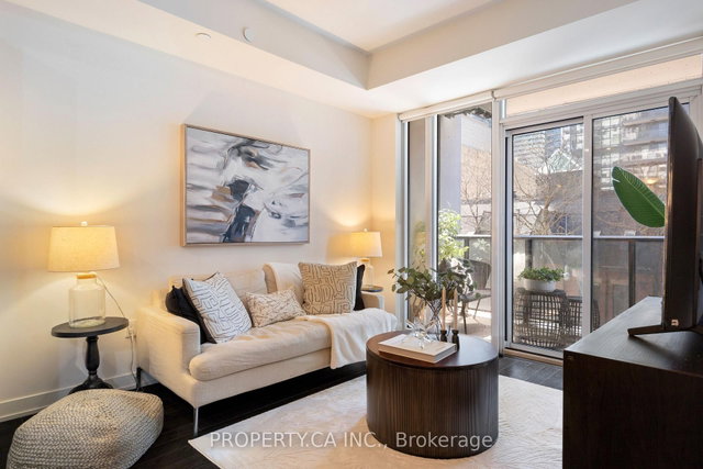 319 - 330 Richmond Street W