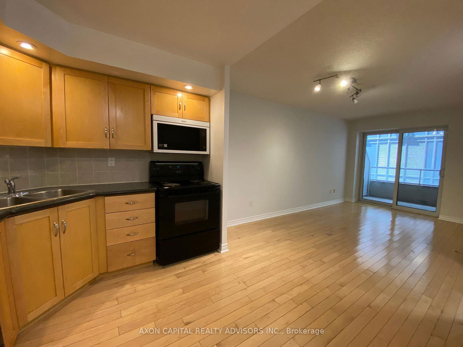 Condo for sale at 526-250 Wellington Street, Toronto, Waterfront Communities C1, M5V 3P6 - MLS: C12206944
