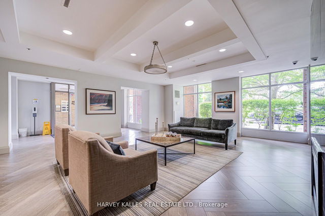 LPH01 - 245 Davisville Avenue