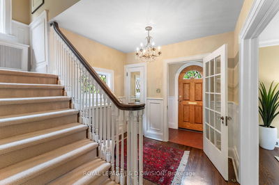 77 Highbourne Rd, Toronto - Yonge-Eglinton image-0-4