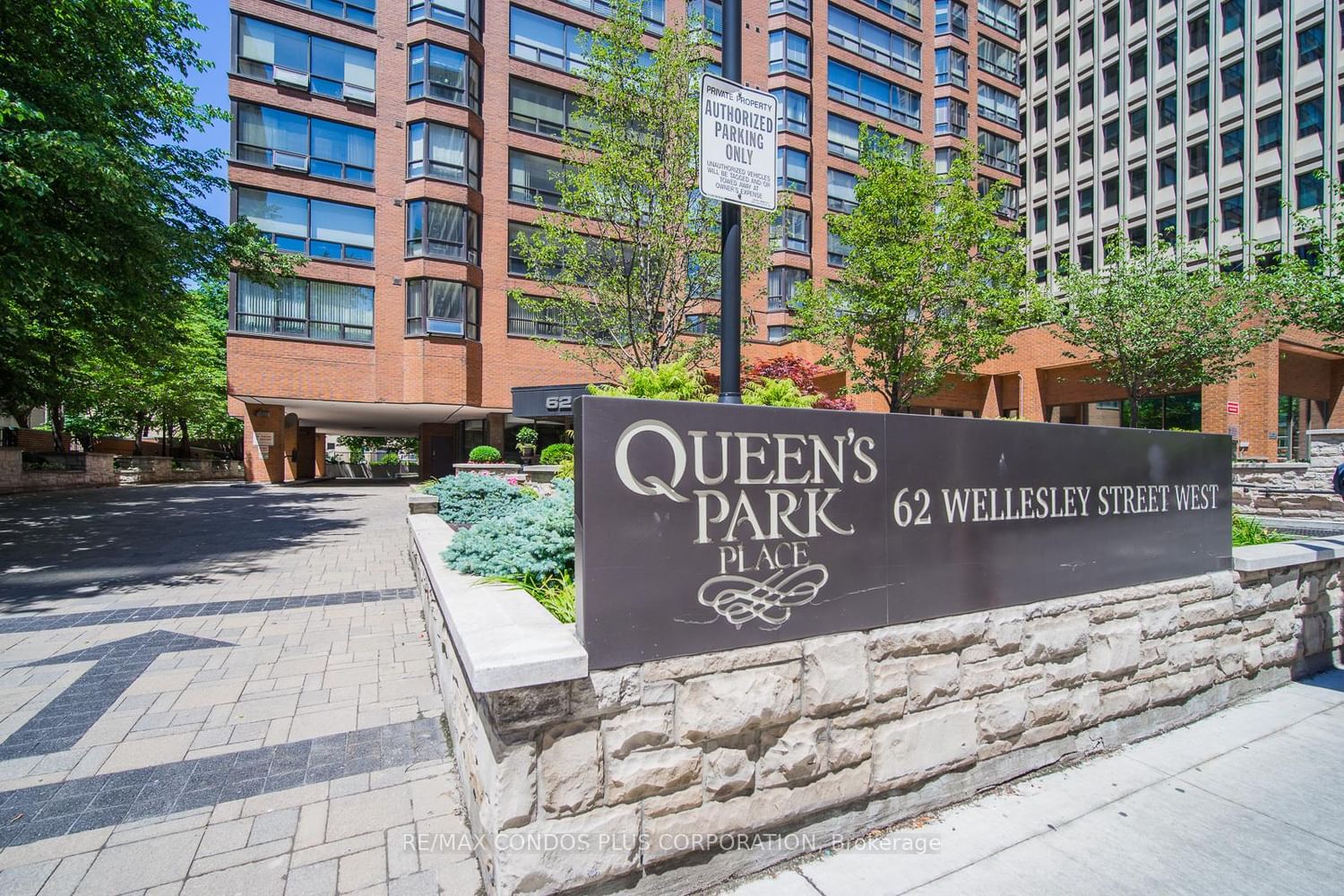 Condo for sale at 902-62 Wellesley Street, Toronto, Bay Street Corridor, M5S 2X3 - MLS: C12207258