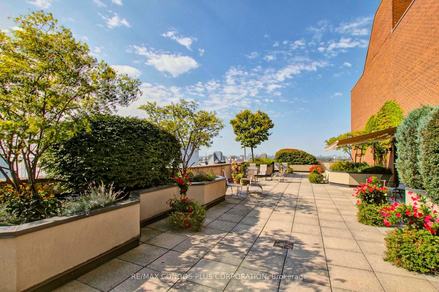 Condo for sale at 902-62 Wellesley Street, Toronto, Bay Street Corridor, M5S 2X3 - MLS: C12207258