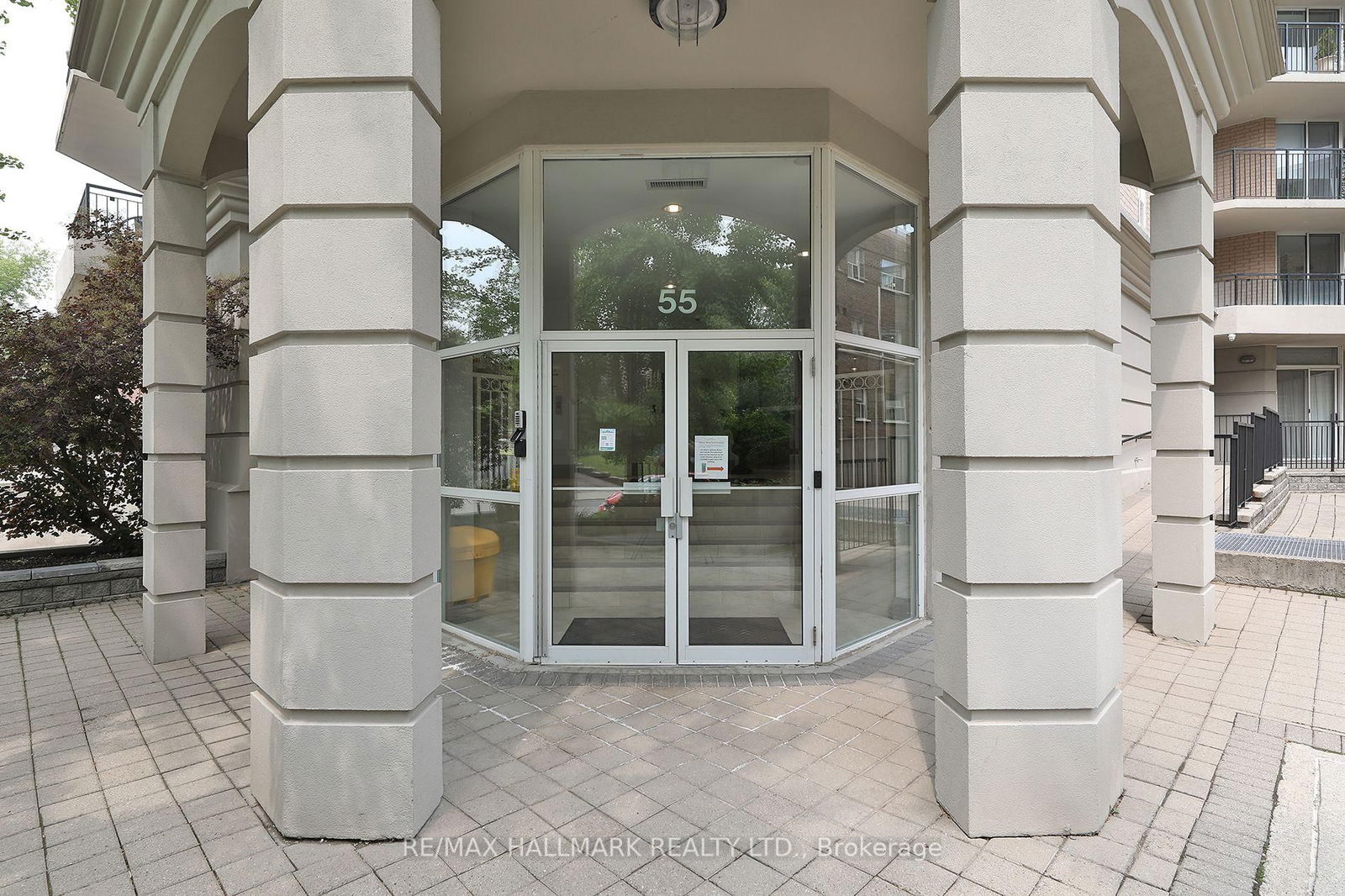 Condo for sale at 403-55 Lorindale Avenue, Toronto, Lawrence Park North, M5M 3C3 - MLS: C12207484