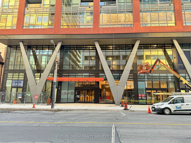 3515 - 108 Peter Street