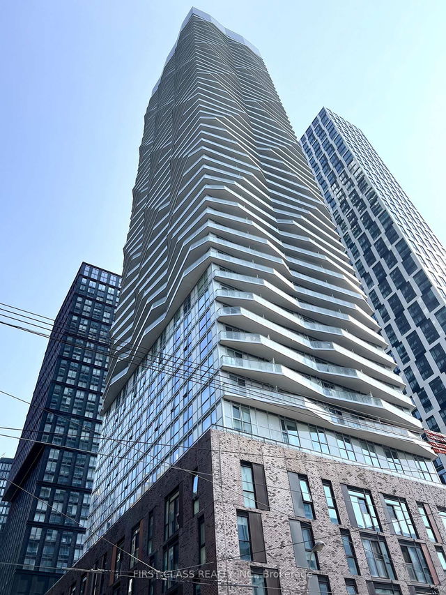 211 - 100 Dalhousie Street