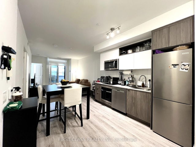 211 - 100 Dalhousie Street