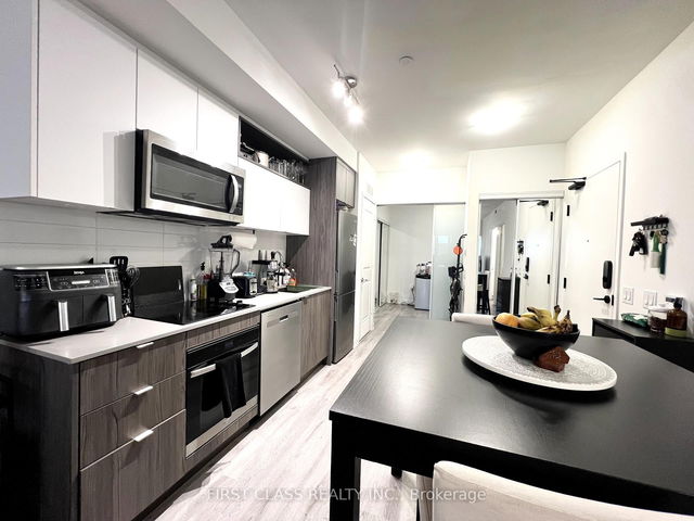 211 - 100 Dalhousie Street