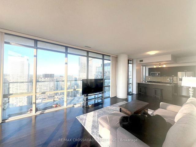 4305 - 832 Bay Street