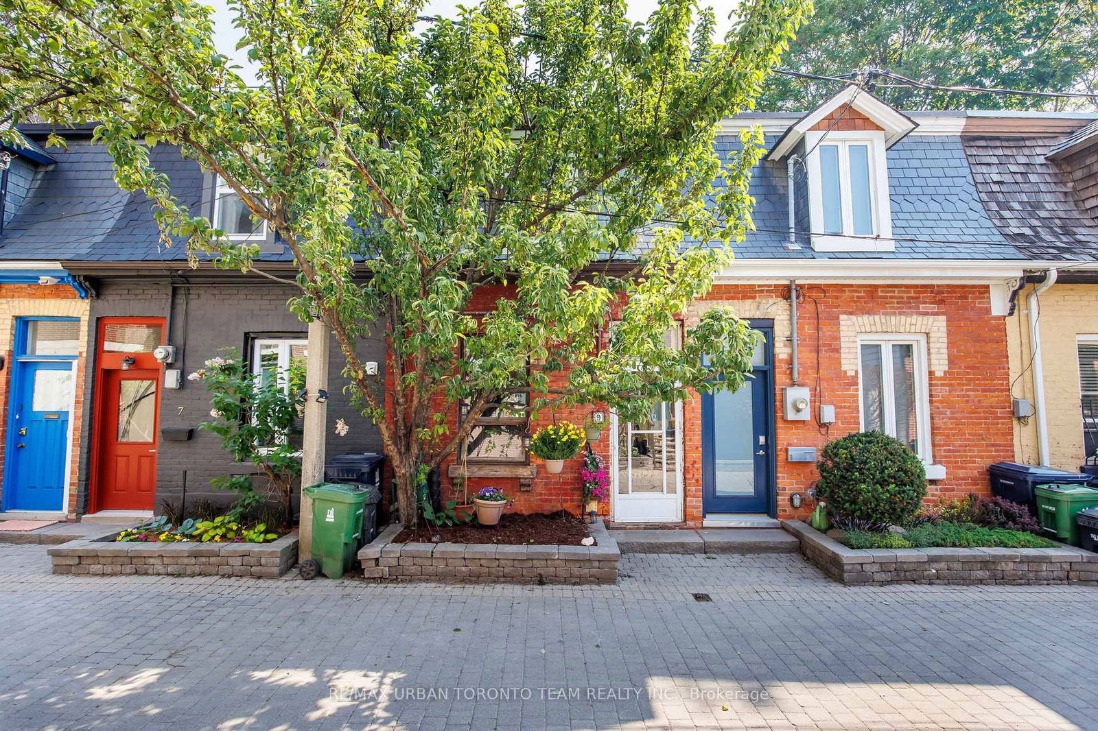 Property at 9 Percy