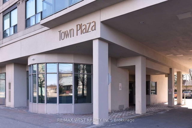 PH810 - 935 Sheppard Avenue