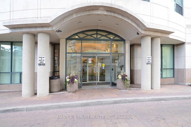 2206-7 Lorraine Drive