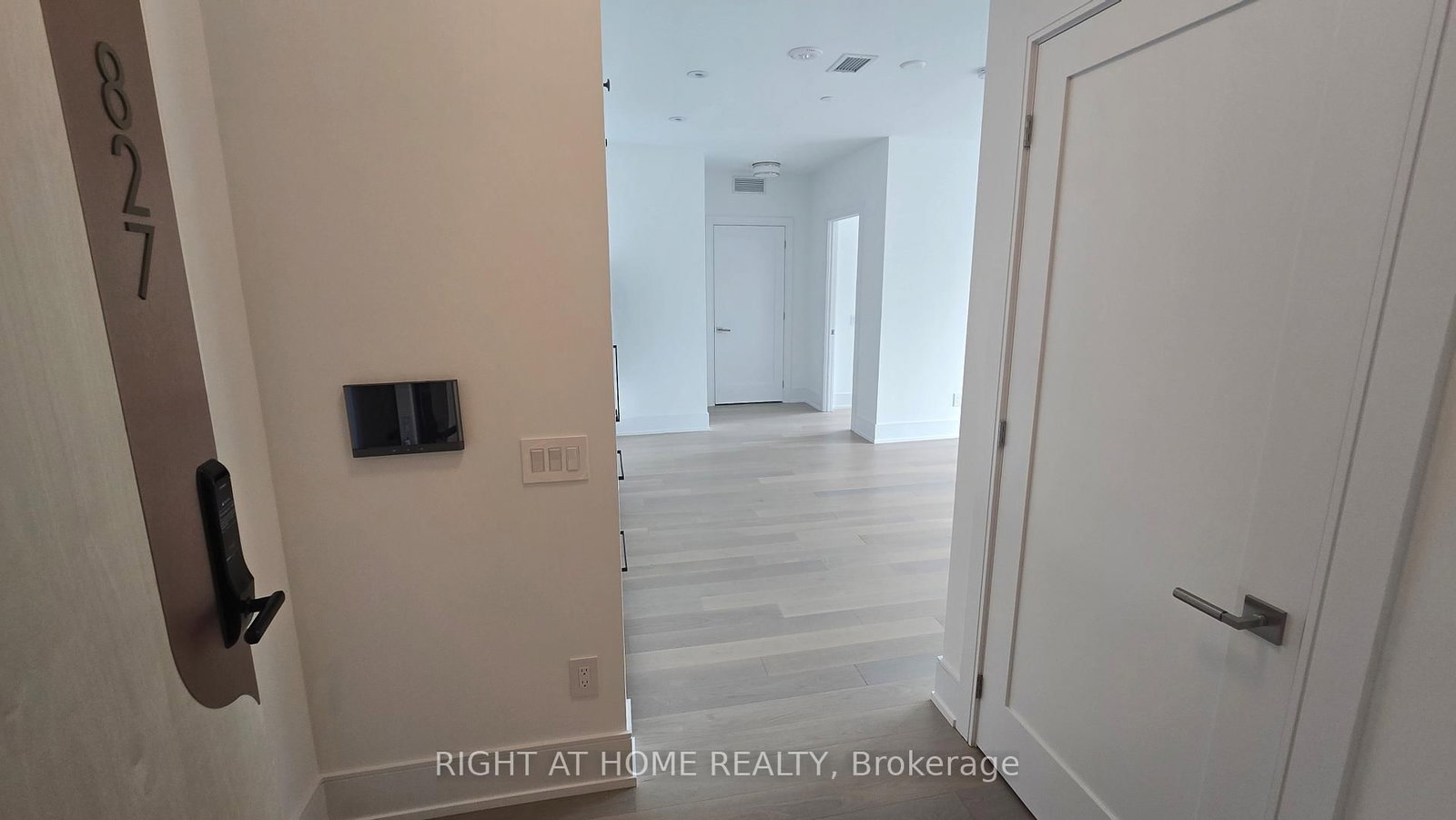 155 Merchants' Wharf, Unit 827 - Photo 11