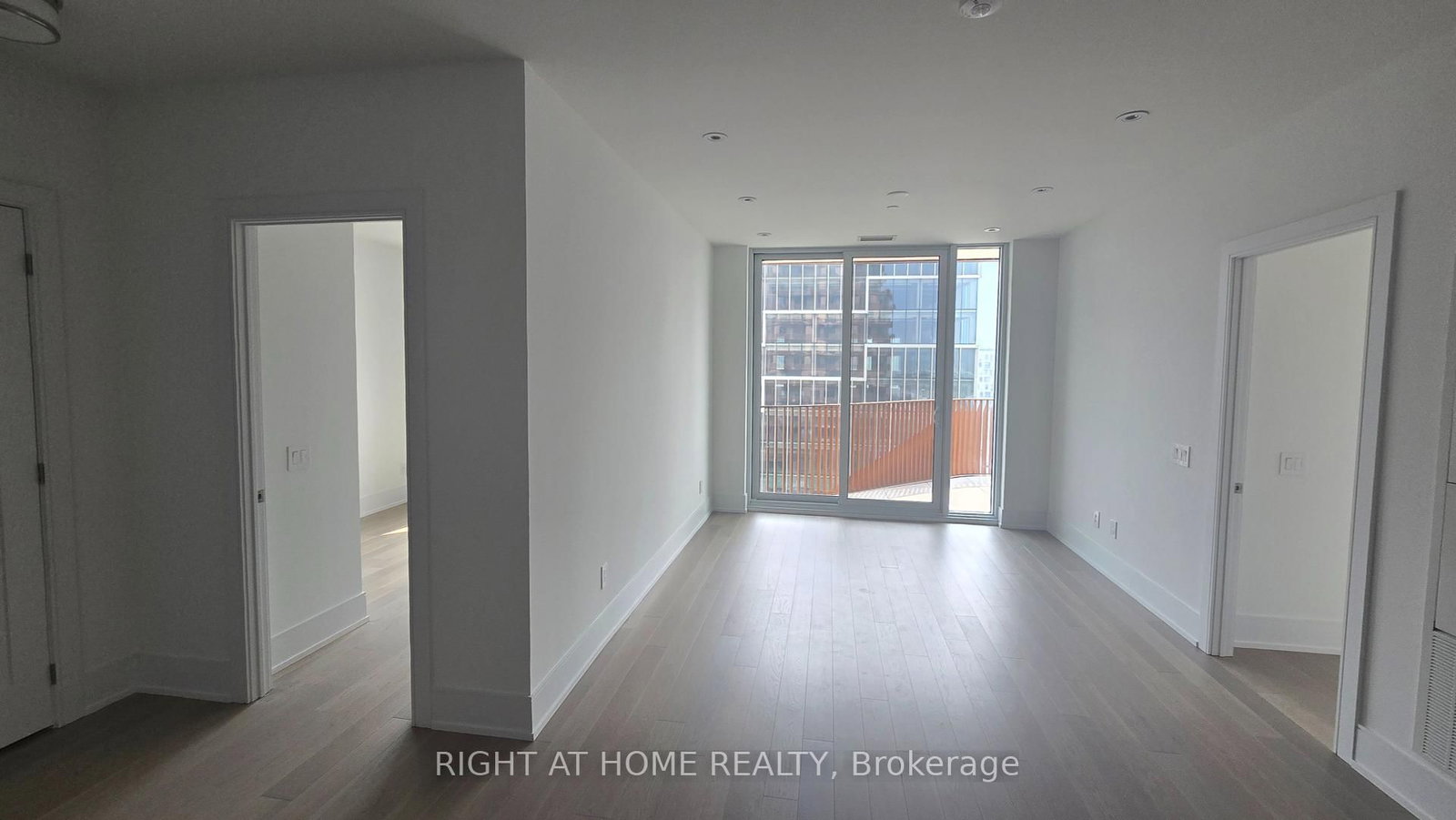 155 Merchants' Wharf, Unit 827 - Photo 15