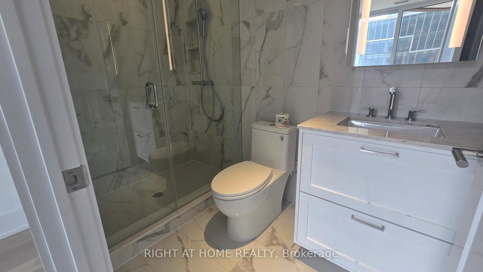 155 Merchants' Wharf, Unit 827 - Photo 16