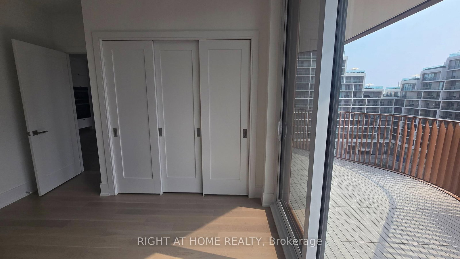 155 Merchants' Wharf, Unit 827 - Photo 19