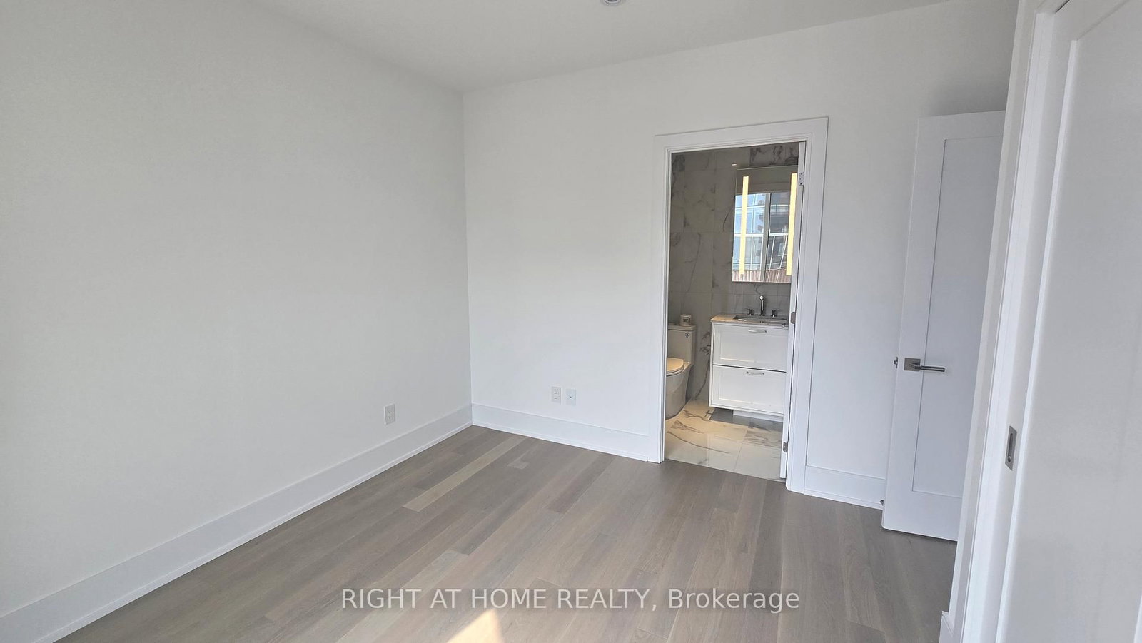 155 Merchants' Wharf, Unit 827 - Photo 21