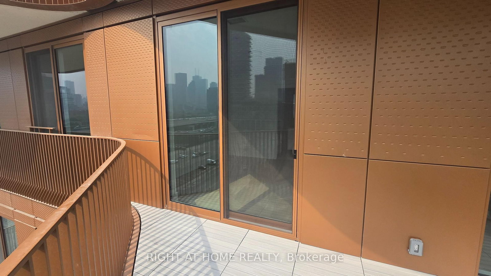 155 Merchants' Wharf, Unit 827 - Photo 24