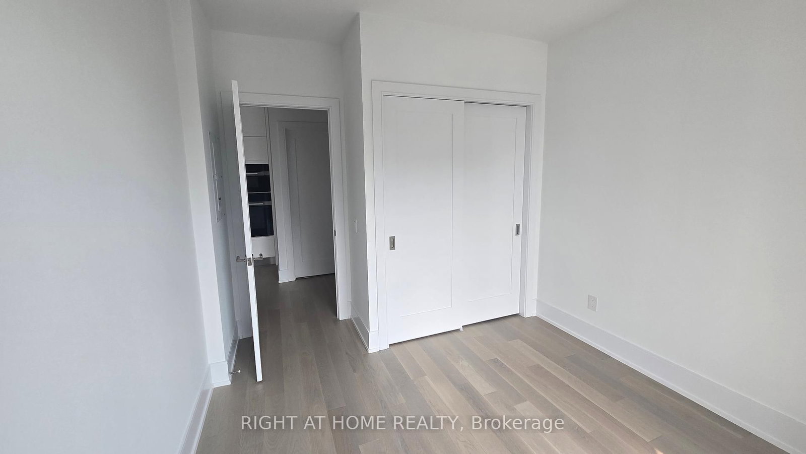 155 Merchants' Wharf, Unit 827 - Photo 31