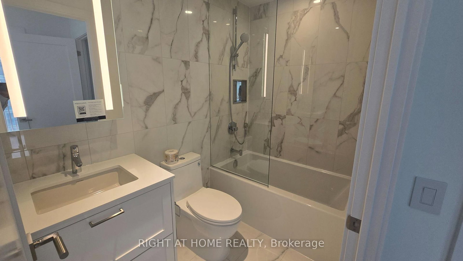 155 Merchants' Wharf, Unit 827 - Photo 34