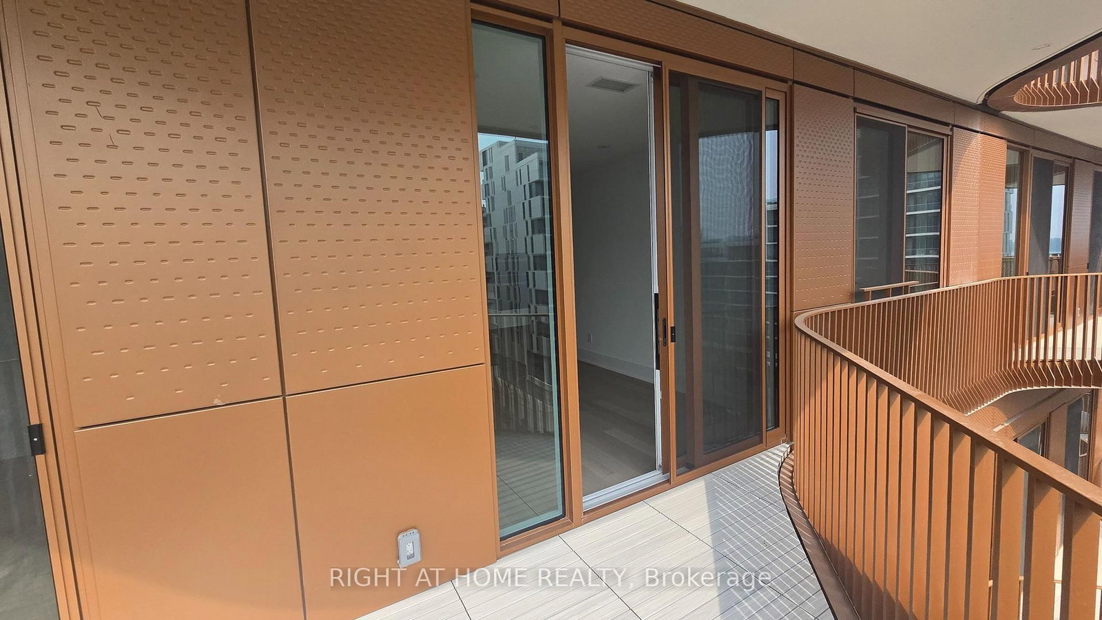 155 Merchants' Wharf, Unit 827 - Photo 42