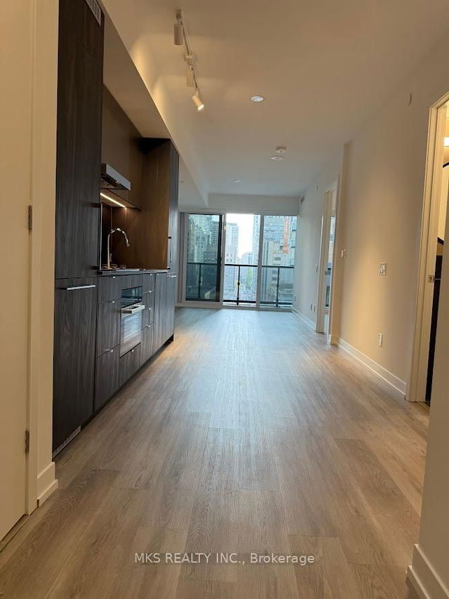 702 - 771 Yonge Street