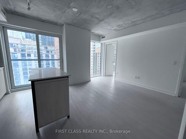 806B - 65 Mutual Street