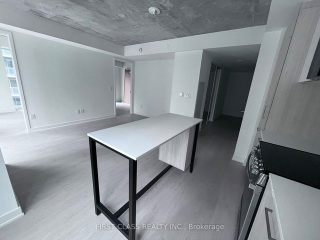 806B - 65 Mutual Street