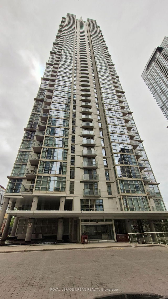 1102 - 35 Mariner Terrace
