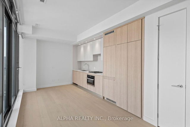 1308 - 81 Wellesley Street